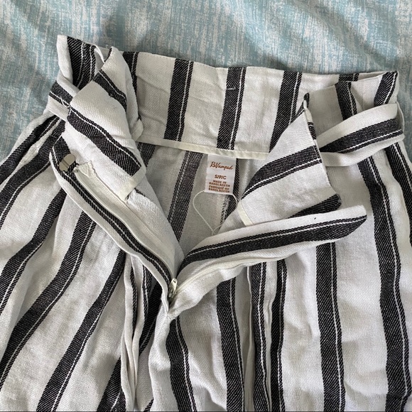 Striped High Rise Wide Leg Pants - Picture 3 of 9